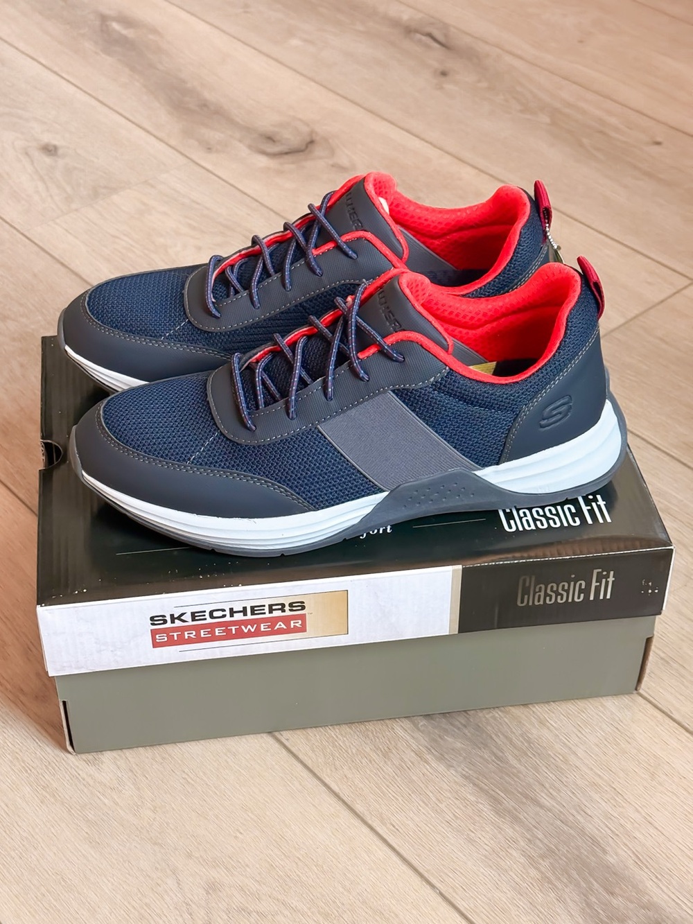 MENS SKECHERS STREETWEAR EVANO NESLO CASUAL TENNIS SHOES NAVY SIZE 9 NIB
